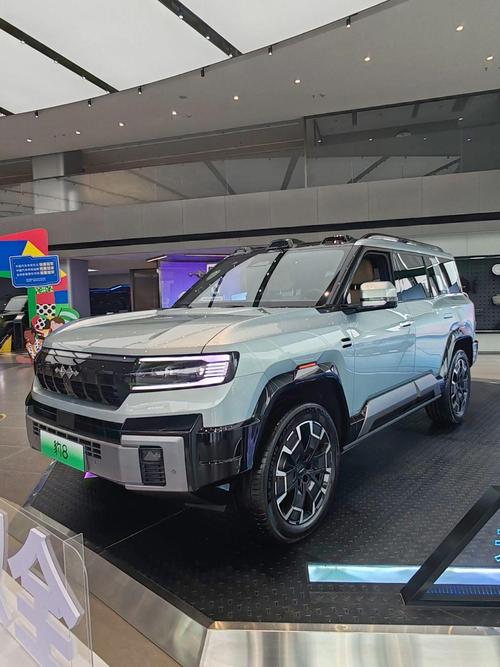 广州荔湾区贝庆特企业管理咨询比亚迪方程豹硬派越野的爆款，英菲尼迪35周年与你共成长